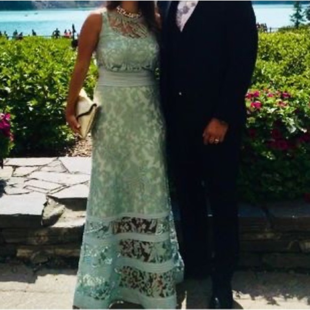 Tadashi Shoji Gown - Size 4 - Black Tie or Grad Dress
